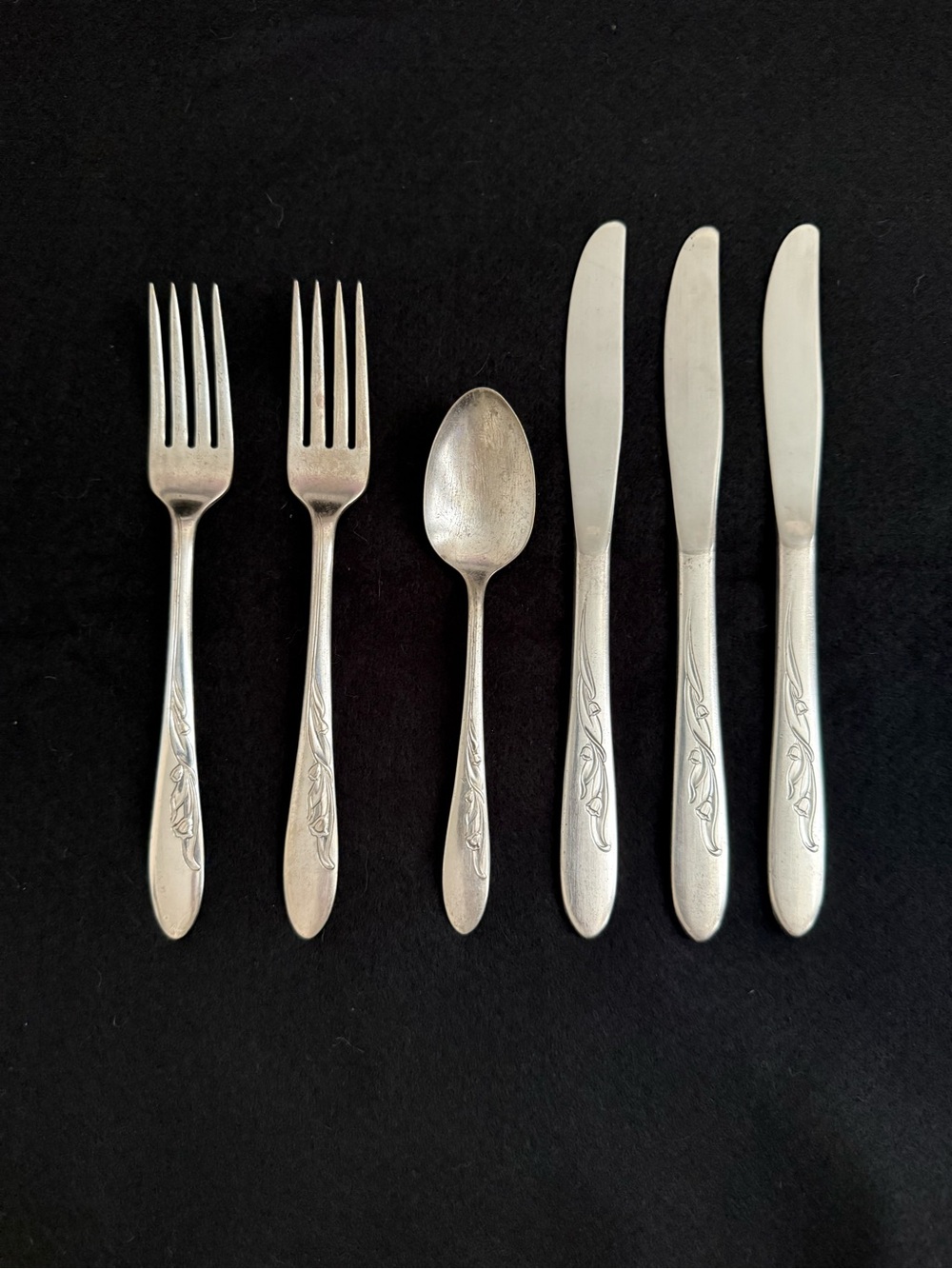 Vintage Carlton Silverplate CHERIE Pattern by Oneida - 6 Piece Flatware